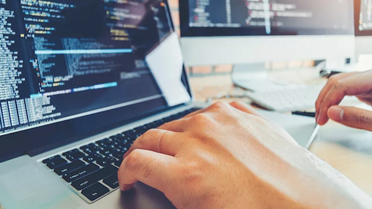 Le futur du développement informatique et des réseaux : Se former ici